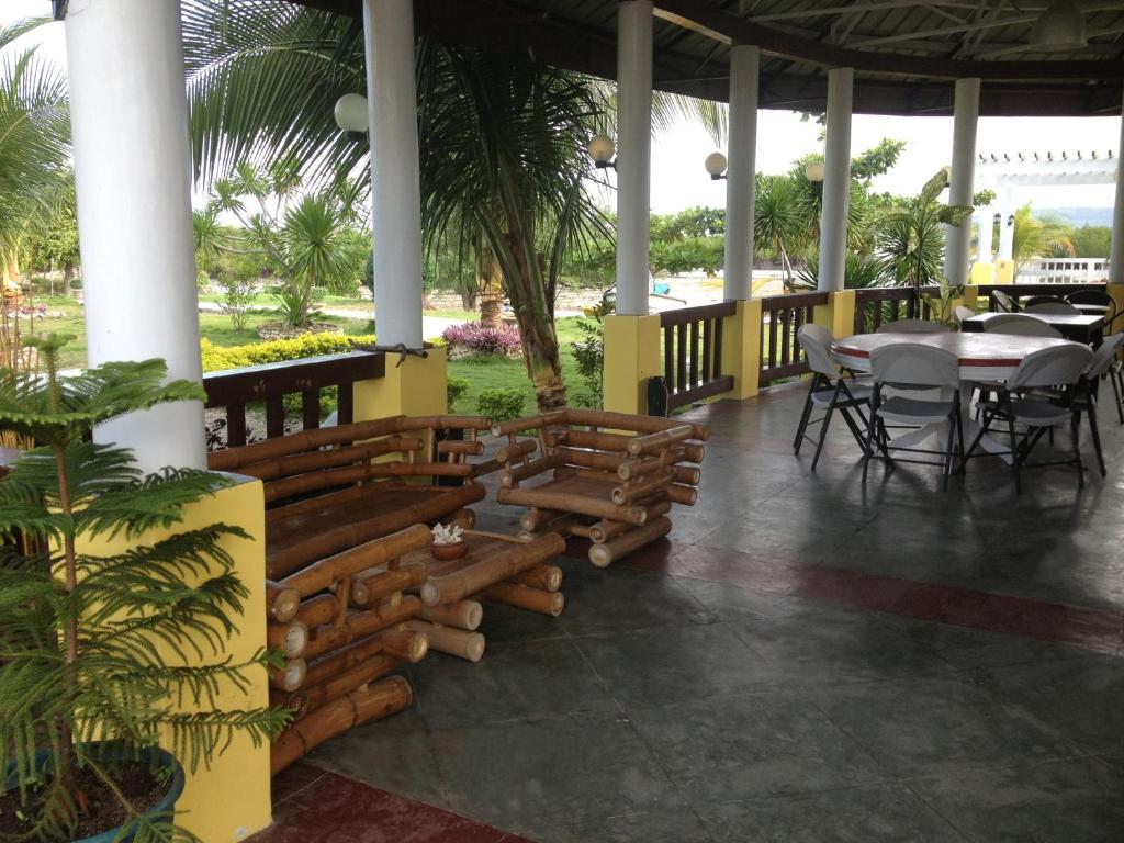 Moalboal Beach Resort Alcantara  ภายนอก รูปภาพ
