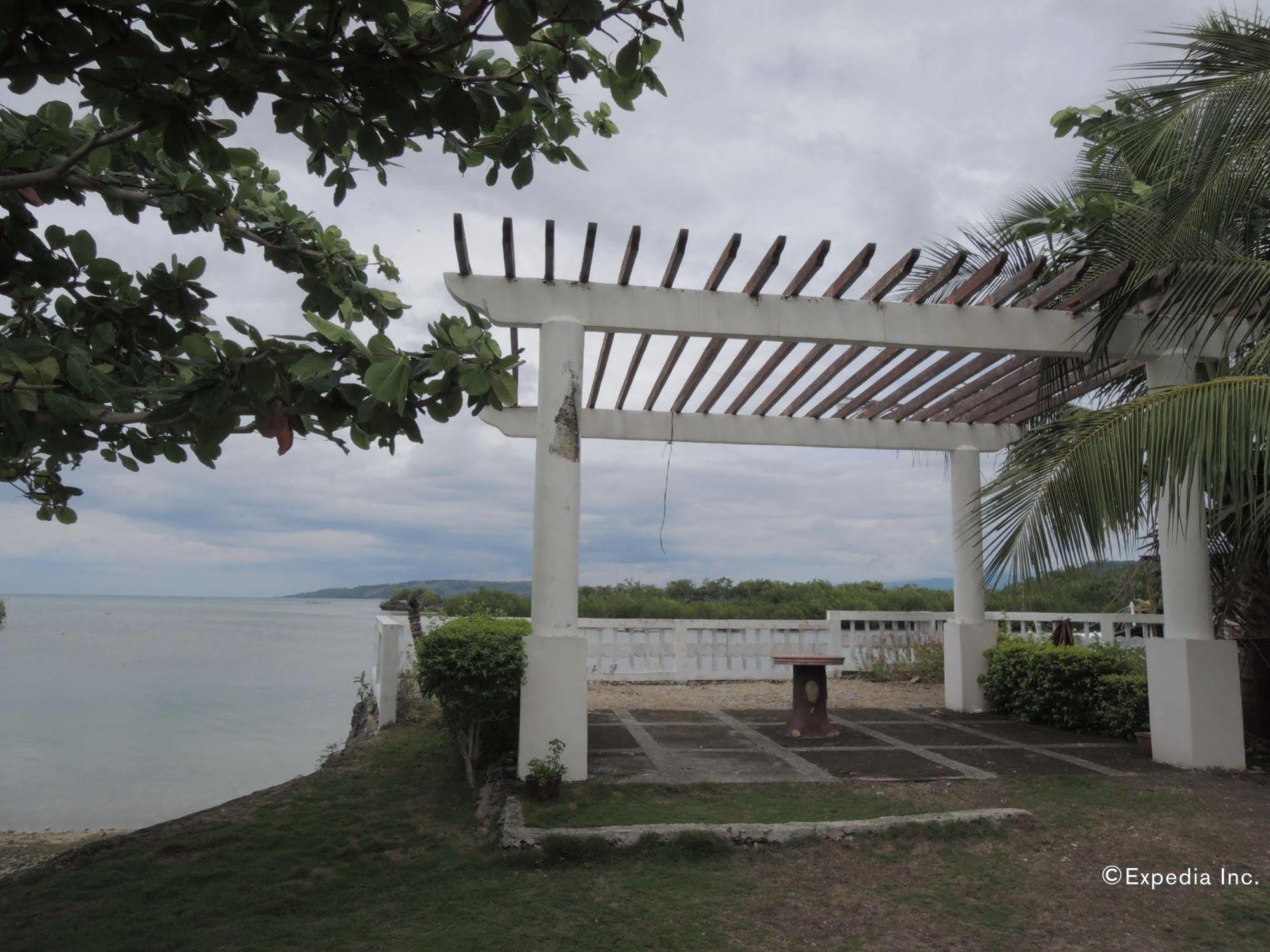 Moalboal Beach Resort Alcantara  ภายนอก รูปภาพ